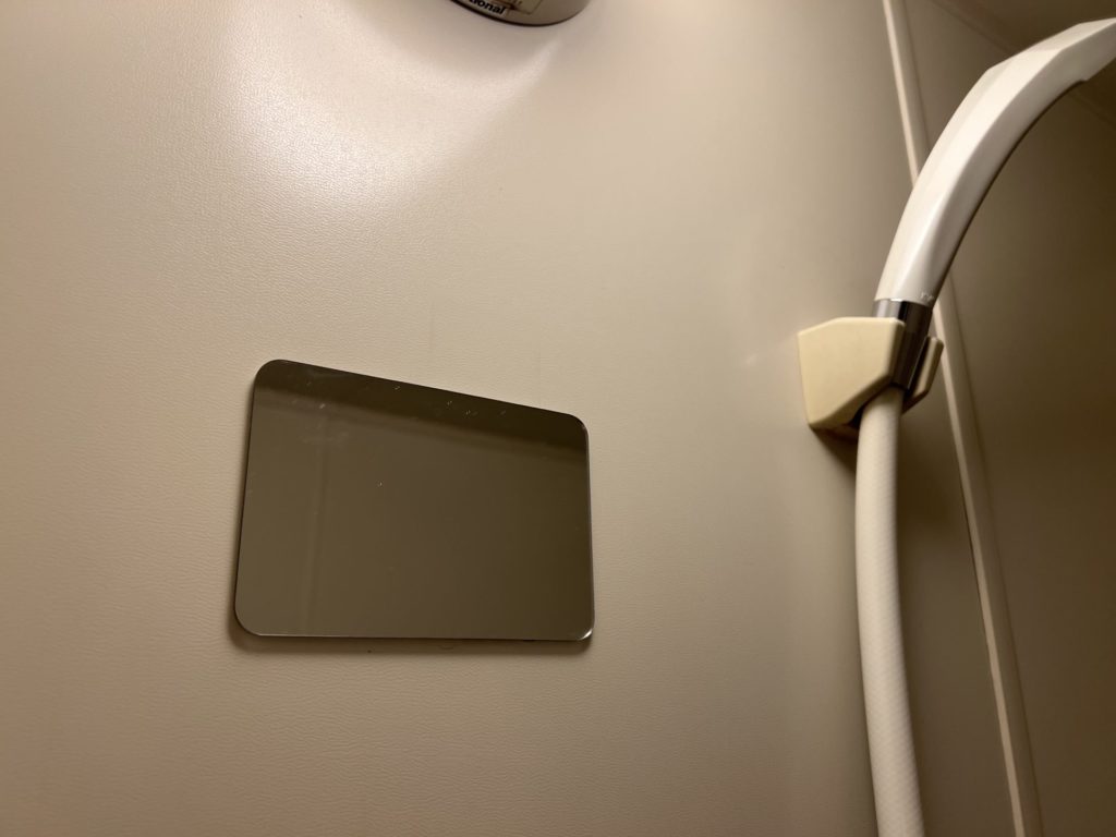 セリアの小さい鏡