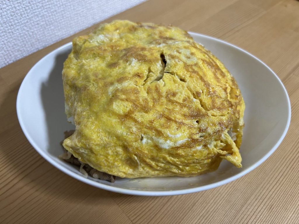 オム牛丼できました