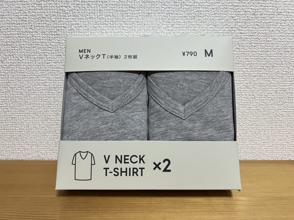 買ったもの、VネックT