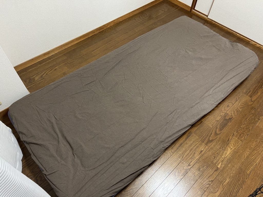 敷ふとんカバーをセット