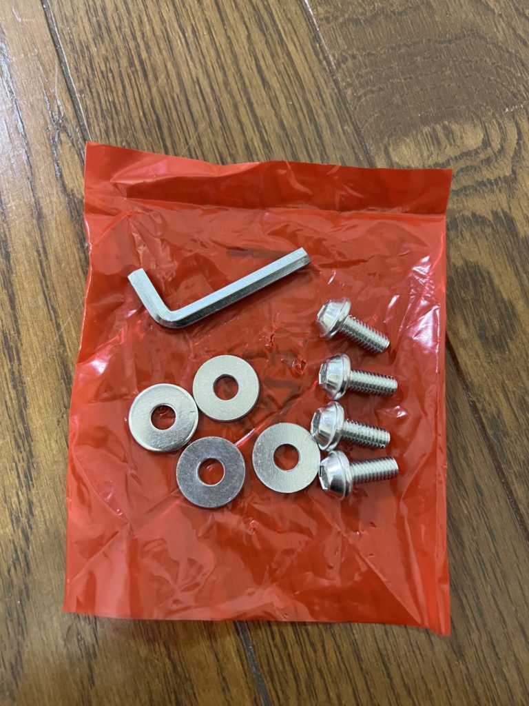 入っていたもの(部品、工具)