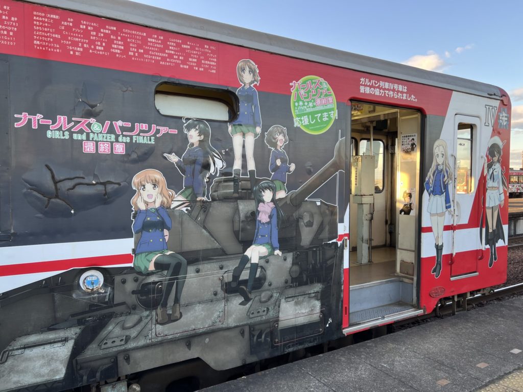 あんこうチームの5人、マリーさん、お銀さん