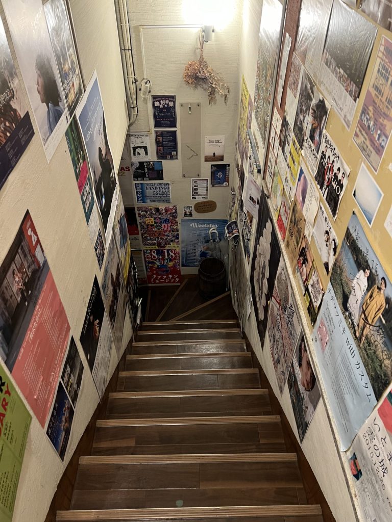 ライブハウスに入るところ、その2