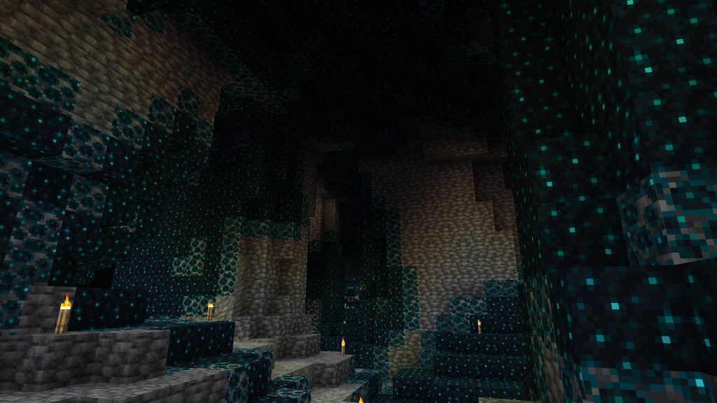 洞窟の奥の穴の中にヤツがいる、その2